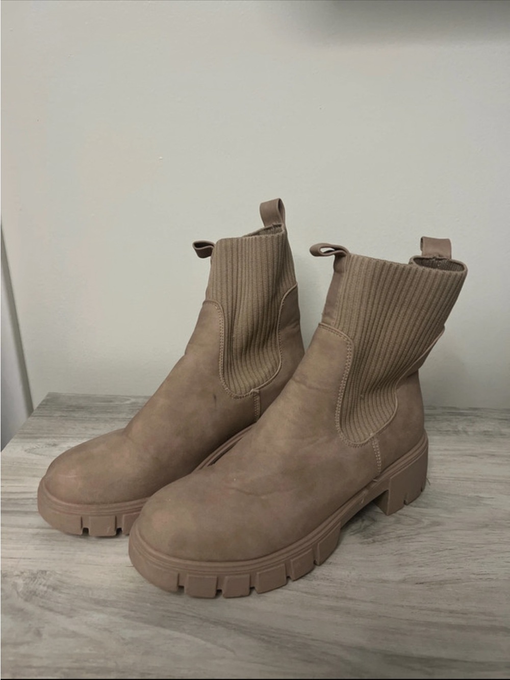 Taupe Women's Chunky Chelsea Boots